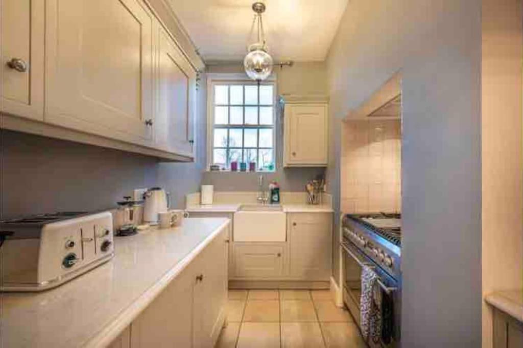 Choristers Mews: Luxury Cottage A Stones Throw From The Cathedral! Линкольн Экстерьер фото